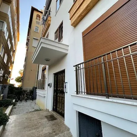 New Apt In The Cntr Of Alanya, 30 Mt From The Sea Apartament